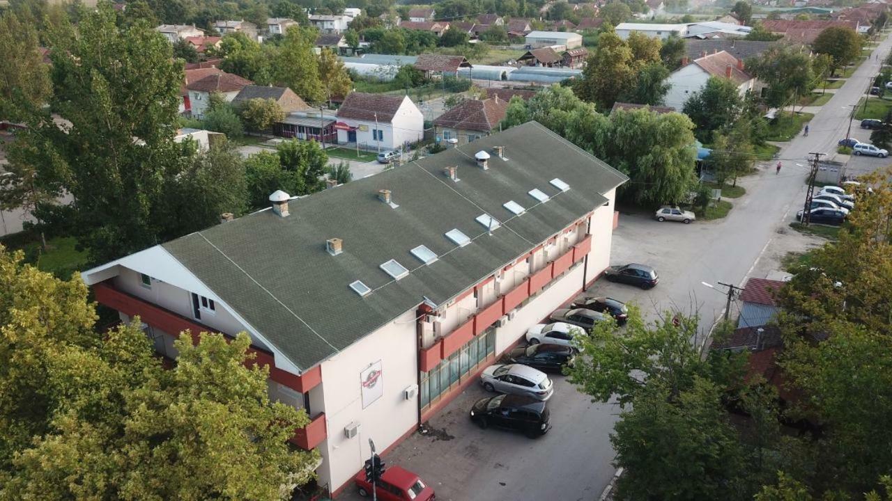 Отель Restoran Sa Prenocistem Zitiste Экстерьер фото